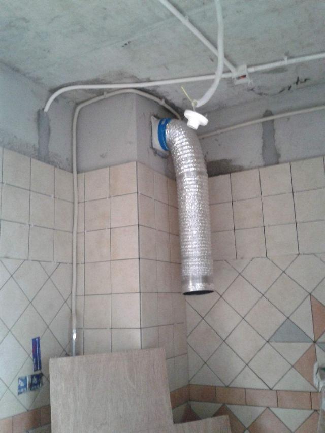 廚房修補了好幾回,當(dāng)初6個地方?jīng)]裝好,入住后真是自找麻煩